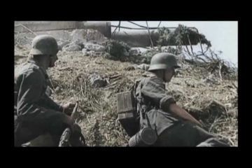 Excavating a German Halftrack found around the Stalingrad Battlefield WW2  ( Video )