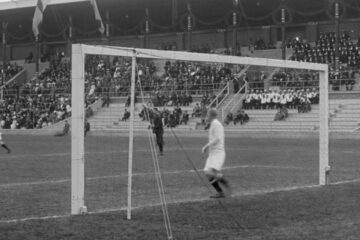 1912 Olympics – Football final (Great Britain – Denmark 4:2)